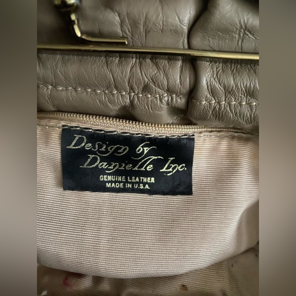 Made in USA leather Design by Danielle Inc handbag - Picture 4 of 6
